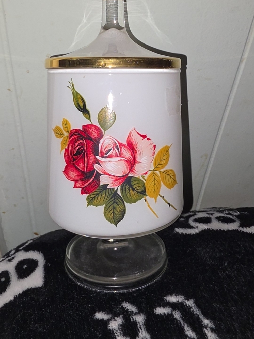 Home Accents White Glass Decorative Canister with Red Rose Motif